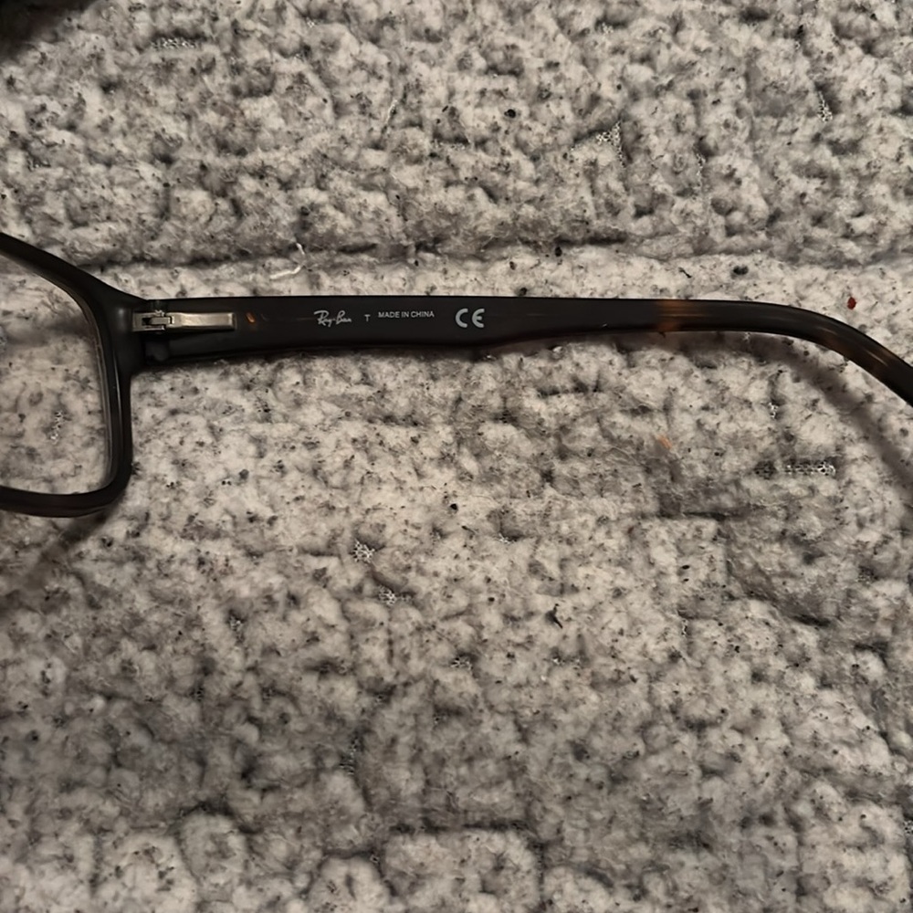 Ray-Ban Tortoise Shell Glasses - Picture 4 of 5